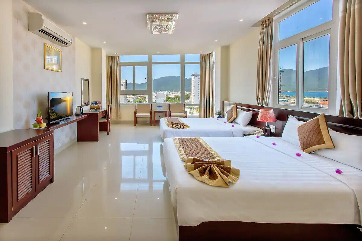 VIP Family Room | Minibar, desk, soundproofing, free WiFi