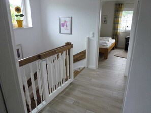 3 bedrooms, travel cot, WiFi