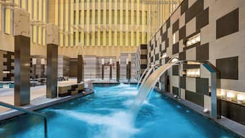 Indoor spa tub
