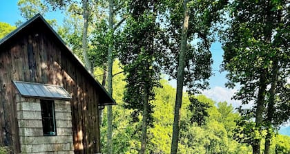 Luxury Mountaintop 5 min. to Downtown New Large Modern Mountain design w VIEWS