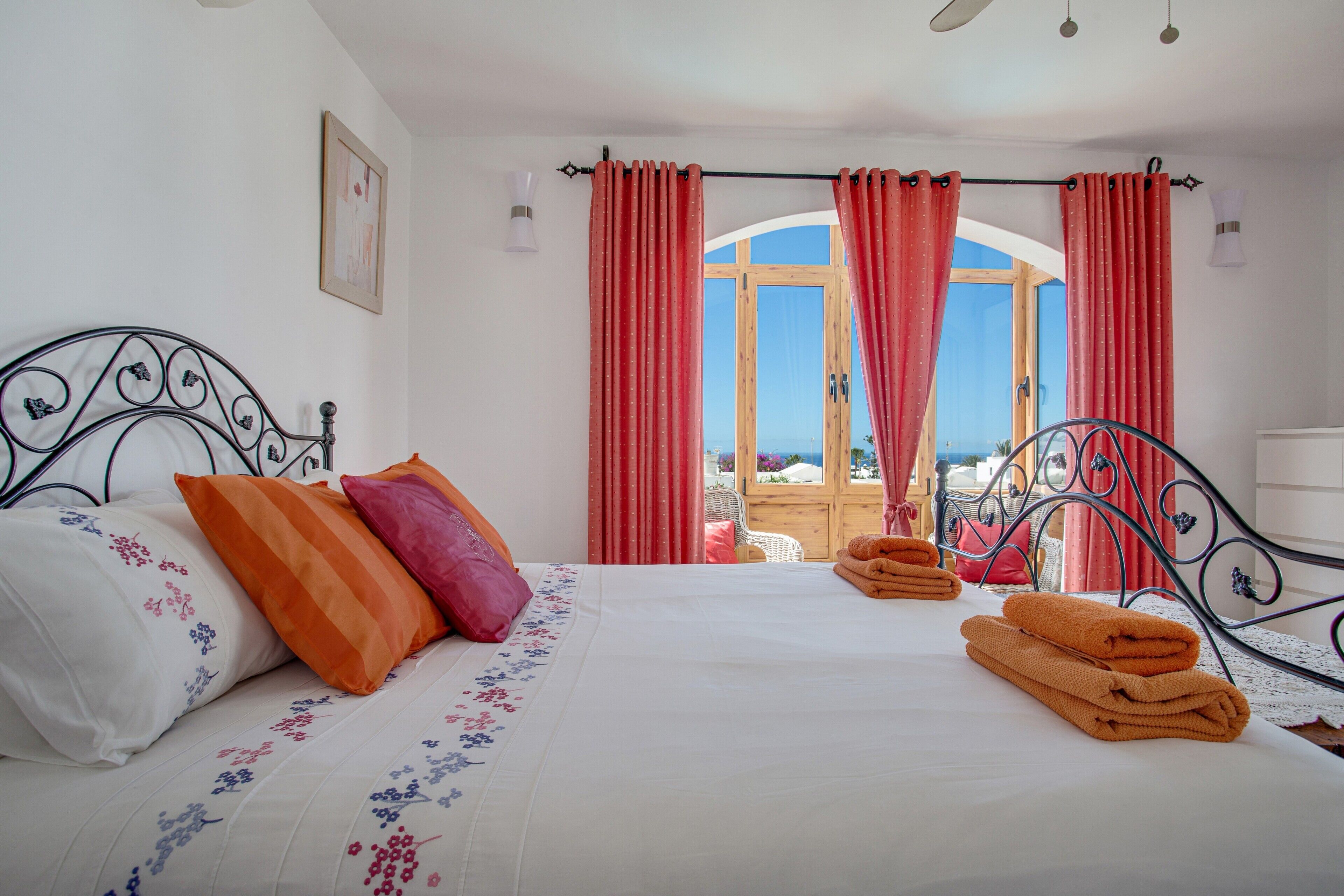 4 室のベッドルーム、アイロン / アイロン台、WiFi (無料)、ベッドシーツ