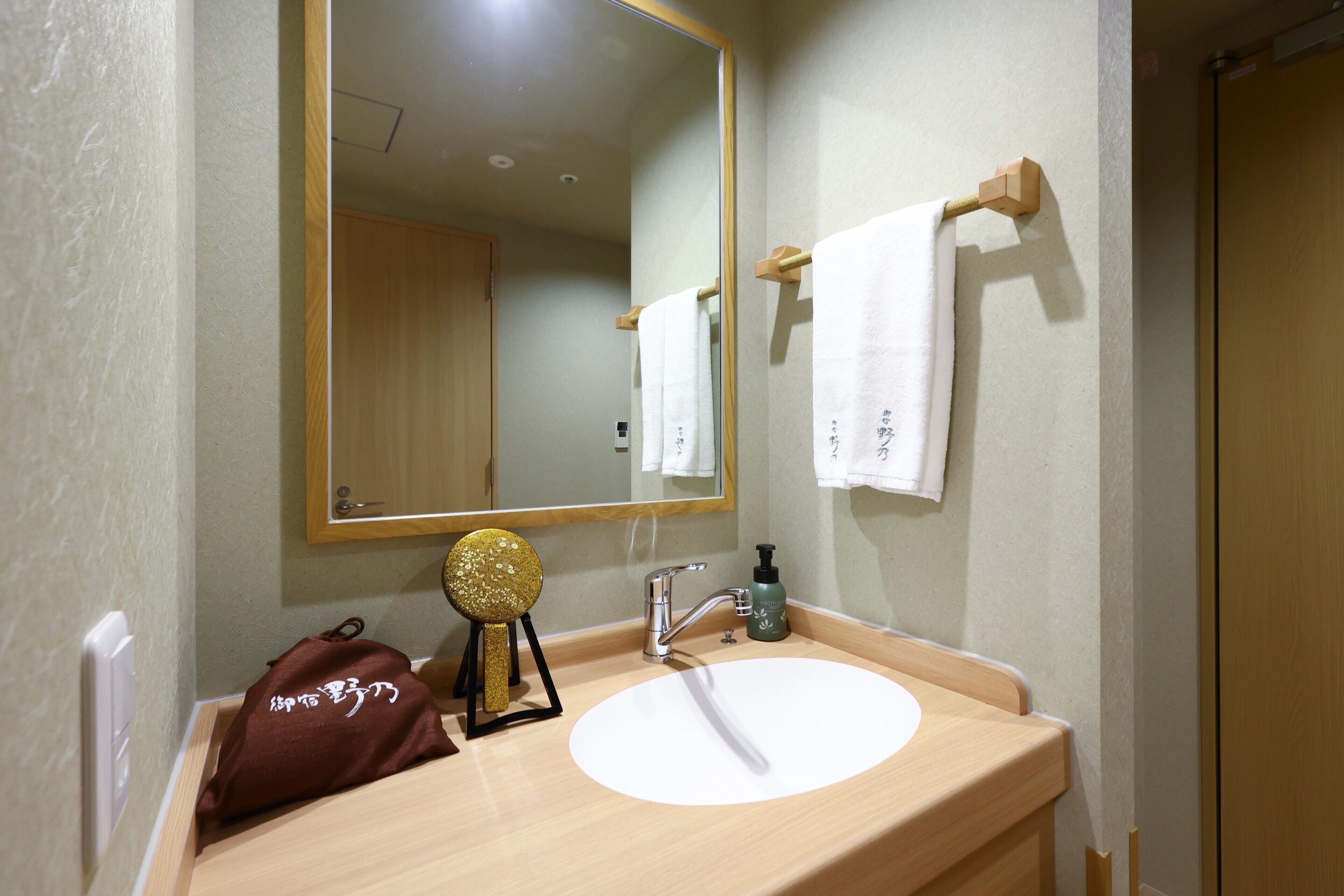 1 bedroom, down duvets, in-room safe, desk