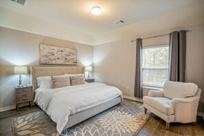 4 bedrooms, iron/ironing board, free WiFi, bed sheets - Reflection House @ ER - 4 km from FIFA Fan Fest (Houston)