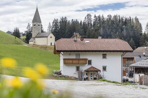 Exterior - Apartment "Kirchblick" near Ski & Hiking Areas with Mountain View, Wi-Fi & Garden (Terento)