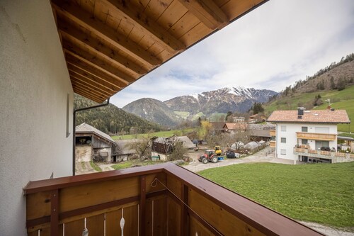 Ferienwohnung "Kirchblick" in der Nähe von Ski- & Wandergebieten mit Bergblick, WLAN & Garten