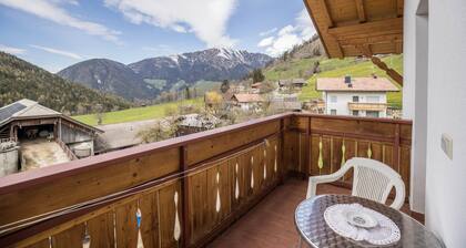 Vacation Apartment "Gitschbergblick" close to Skiing & Hiking Areas with Mountain View & Wi-Fi