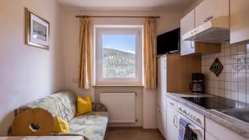 Réfrigérateur, four, plaque de cuisson, lave-vaisselle