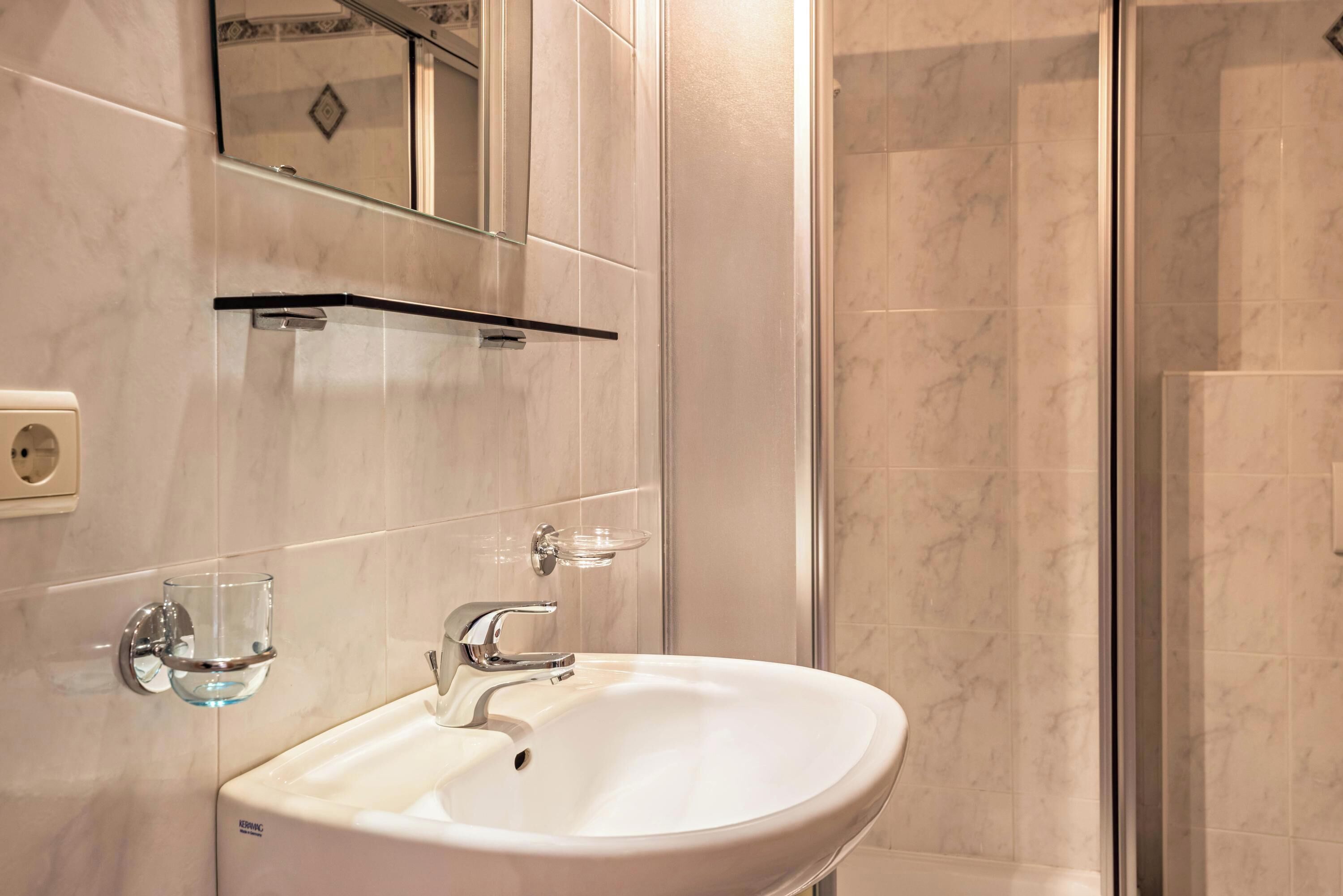 Doccia, asciugacapelli, asciugamani