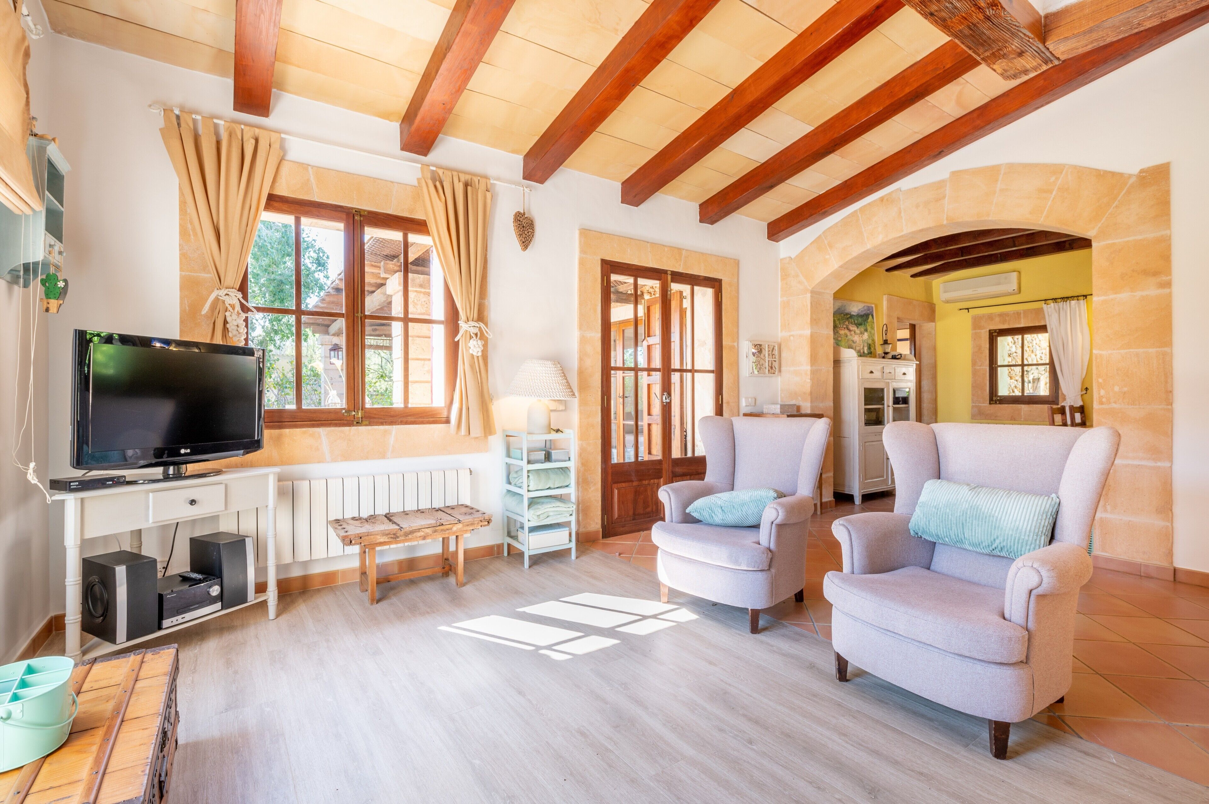 TV, fireplace, DVD player, stereo