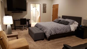 2 bedrooms, desk, iron/ironing board, free WiFi - Sanctuary by the Sea (Sequim)