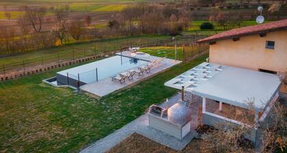 Independent villa near Cortona with 3 bedrooms. Private pool, A/C and Wi-Fi!