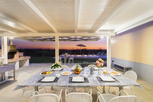 Independent villa near Cortona with 3 bedrooms. Private pool, A/C and Wi-Fi!