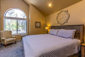 6 bedrooms, travel cot, free WiFi, bed sheets