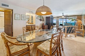 Condo, 2 phòng ngủ | Khu ăn uống