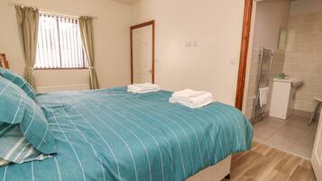 Cottage | 1 bedroom, individually decorated, individually furnished, free WiFi