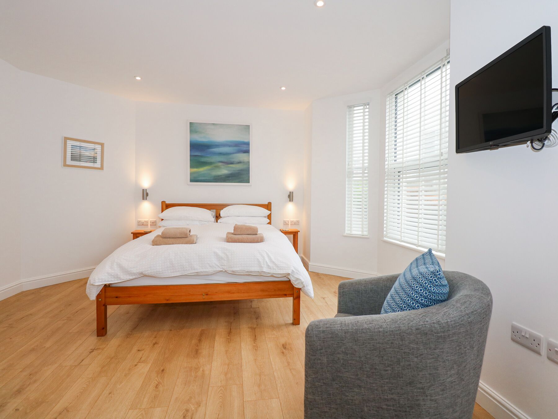 4 Schlafzimmer, individuell dekoriert, individuell eingerichtet