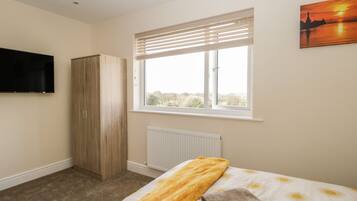 Cottage | 3 bedrooms, individually decorated, individually furnished, free WiFi