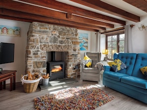 Cottage | Living area | Fireplace