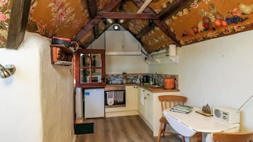 Cottage | Bahagian dalam