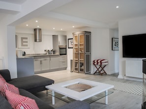 Cottage | Living area