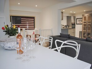 Cottage | Living area
