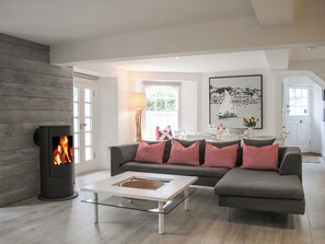 Cottage | Living area - Lower Court House (Salcombe)