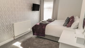 Cottage | 2 bedrooms, individually decorated, individually furnished, free WiFi