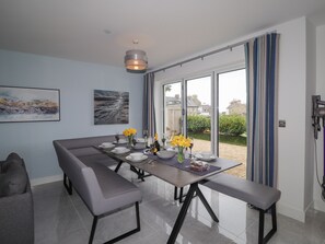 Cottage | Interior - Chandler's Retreat (Newport)