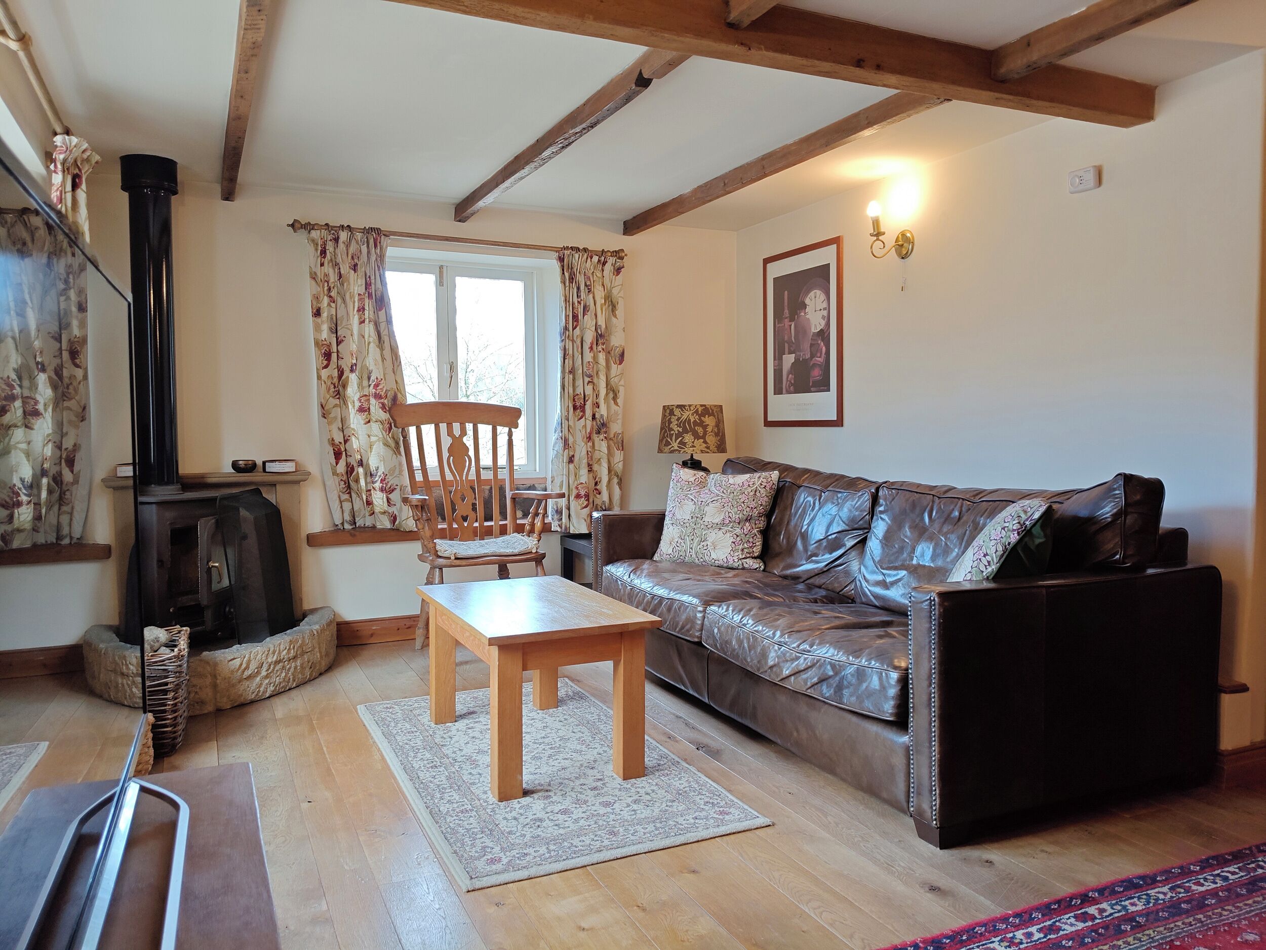 Cottage | Living area | Fireplace