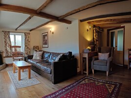 Cottage | Living area