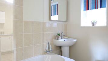 Cottage | Bathroom | Shower