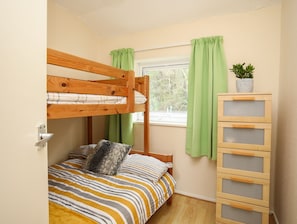 Cottage | 3 bedrooms, individually decorated, individually furnished