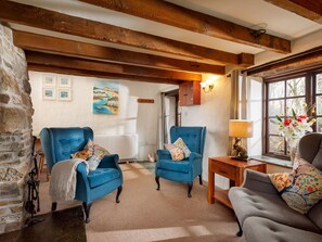 Cottage | Living area