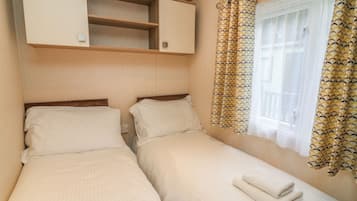 2 habitaciones, decoración personalizada y muebles diferentes
