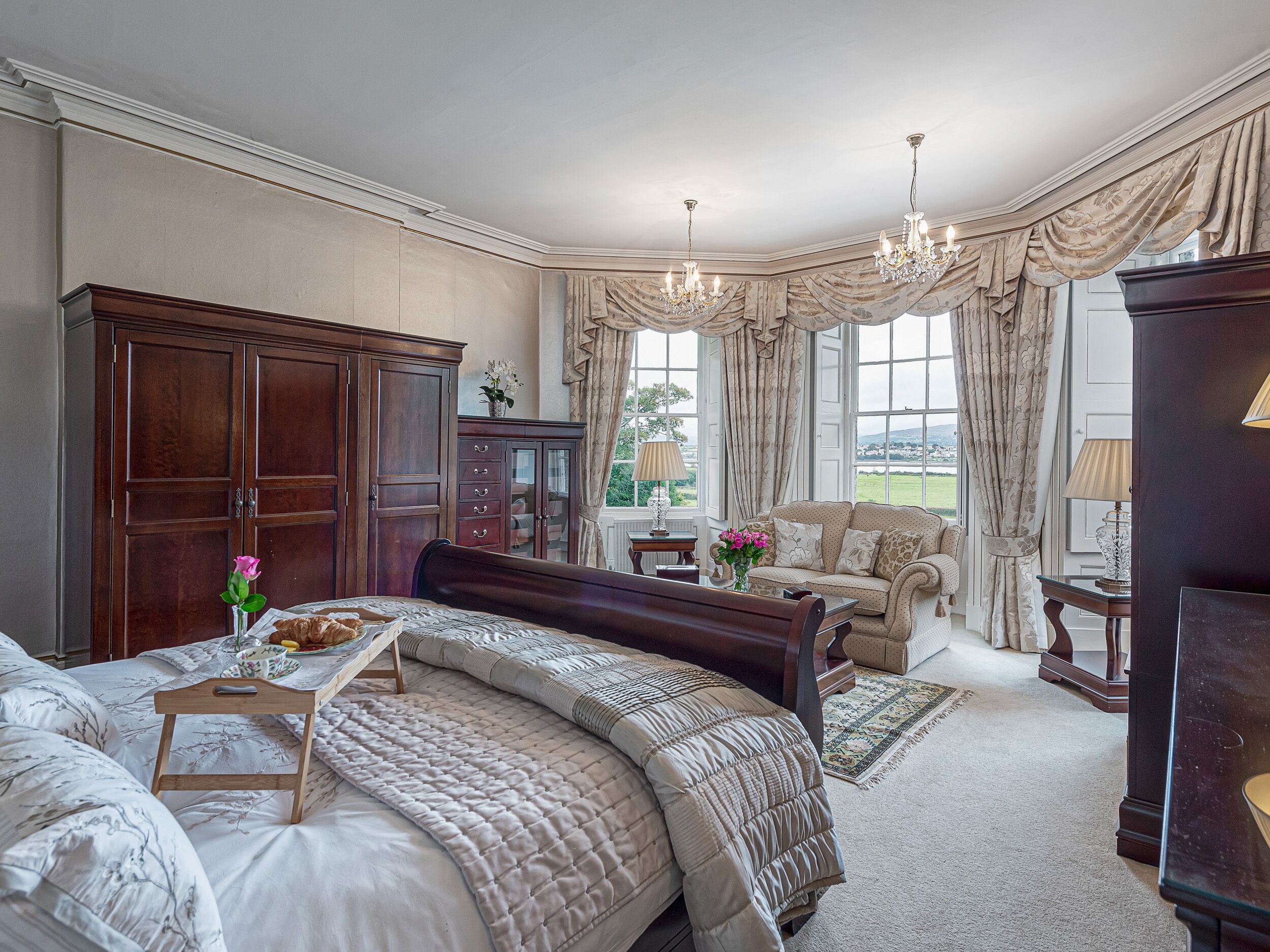 5 habitaciones, decoración personalizada y muebles diferentes 