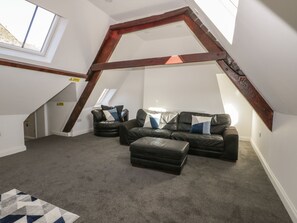 Casa de campo | 4 dormitorios, decoración individual, mobiliario individual