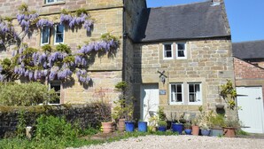Unclassified image, 3 of 25, button - Green Farm Cottage (Ashbourne)