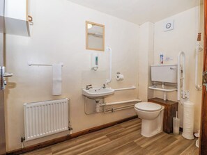 Cottage | Bathroom