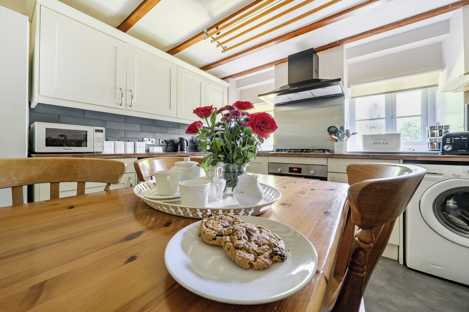 Cottage | Dining