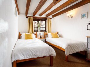 Cottage | 3 bedrooms, individually decorated, individually furnished, free WiFi