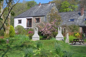 코티지 | 야외 식당