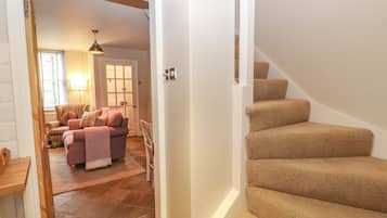 Cottage | Living area