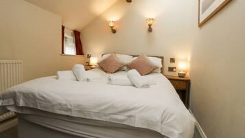 ์ฝํฐ์ง | 3 ๊ฐ์ ์นจ์ค, ๊ฐ๊ฐ ๋ค๋ฅธ ์คํ์ผ์ ์ธํ
๋ฆฌ์ด, ๊ฐ๊ฐ ๋ค๋ฅด๊ฒ ๊ฐ๊ตฌ ๋น์น, ๋ฌด๋ฃ WiFi