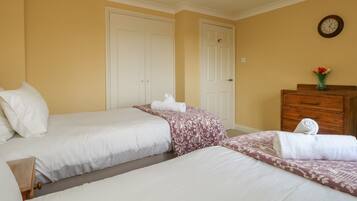 4 bedrooms, individually decorated, individually furnished, free WiFi