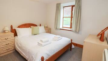 Cottage | 2 bedrooms, individually decorated, individually furnished, free WiFi