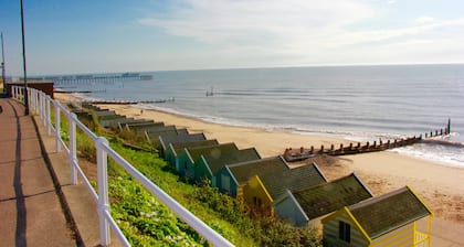 Sleeps 14 Seaside Luxury House on the Suffolk Heritage