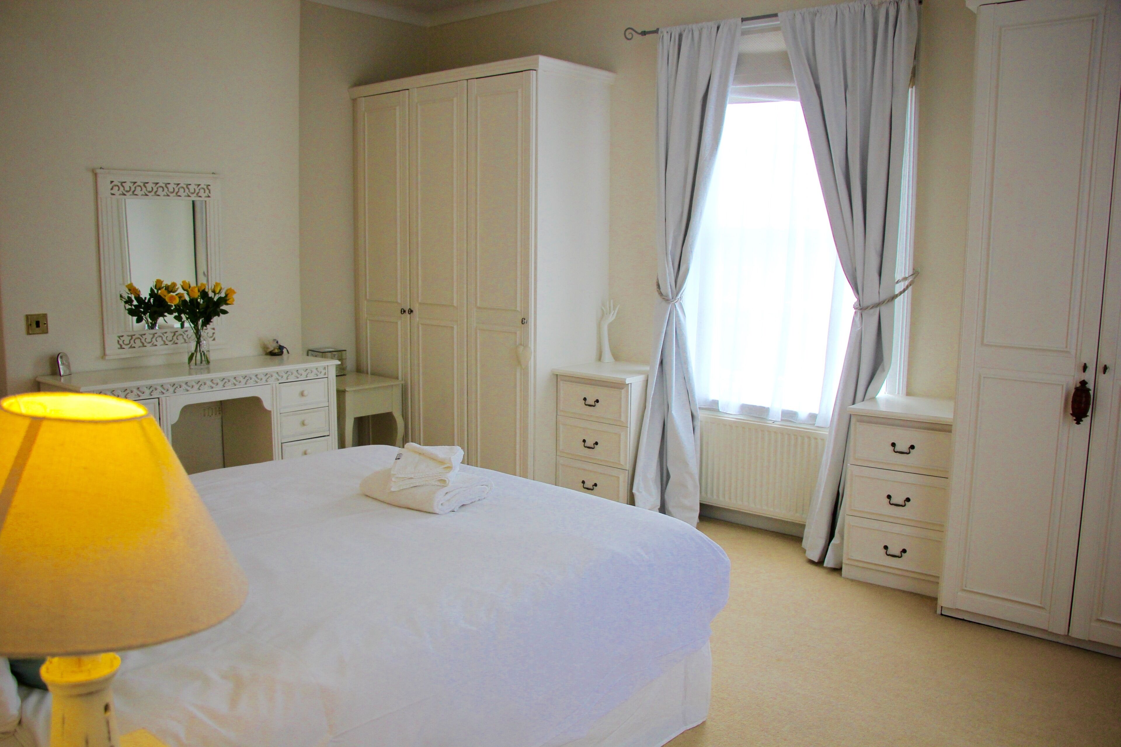 5 bedrooms, iron/ironing board, free WiFi, bed sheets