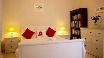 5 bedrooms, iron/ironing board, free WiFi, bed sheets