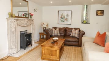 Cottage | Living area