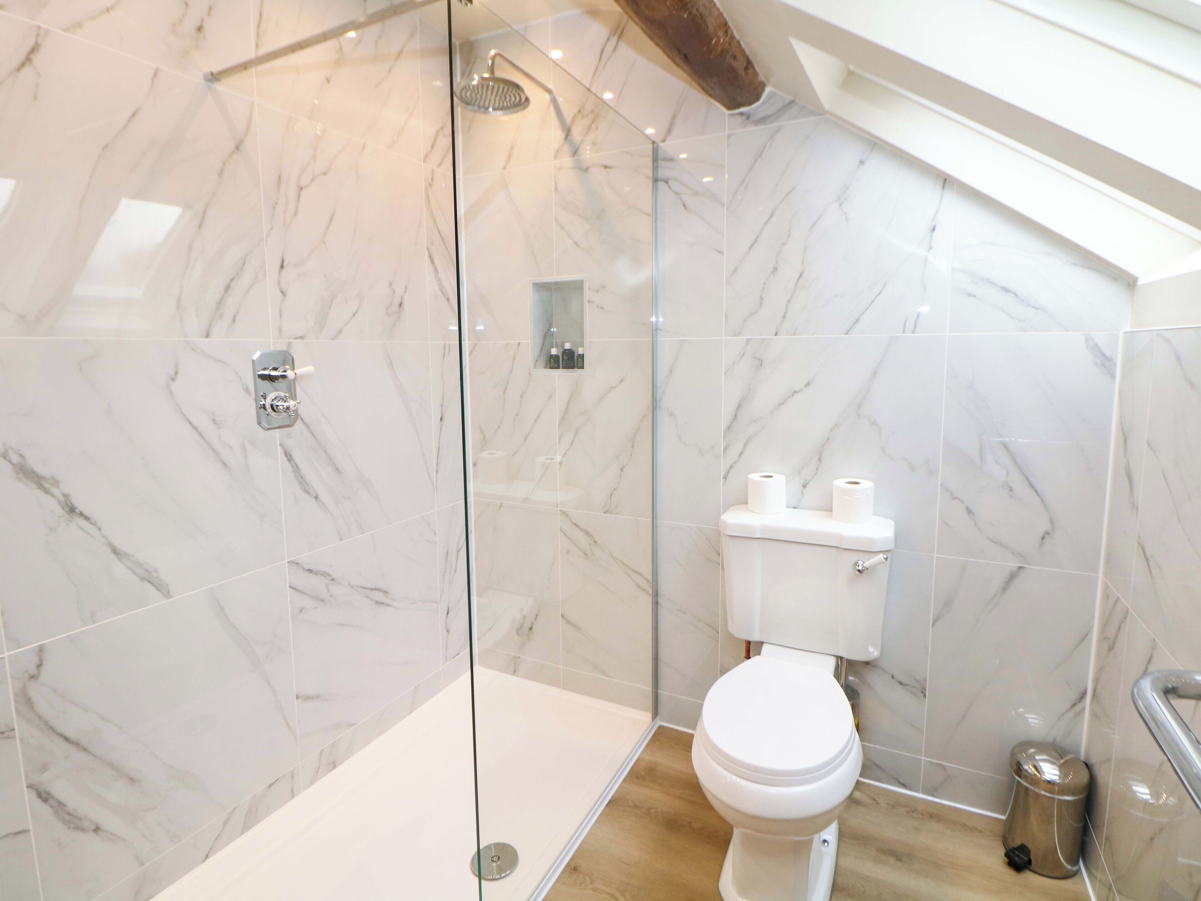 Cottage | Bathroom | Shower